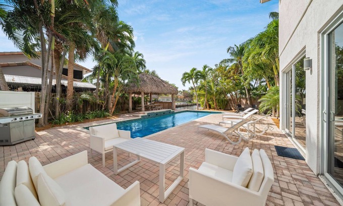 Bel Air Casa | 1825 Managed By Brampton Park