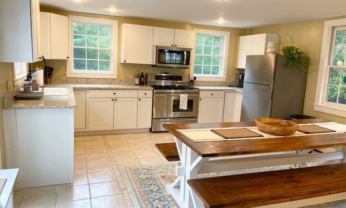 Madison Casa | 1860's Colonial House Near Downtown and Beaches!