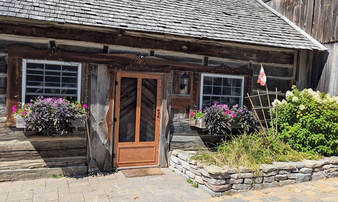 Killaloe Cabina | 1866 Pre-Confederation Log cabin at Gerber's