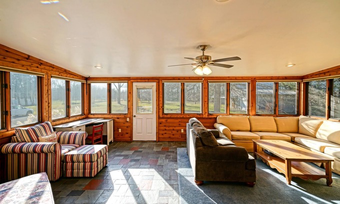 Sussex County Casa | 18782 Harbeson Road - The Robin's Nest Inn