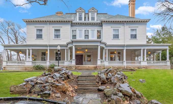 Plainfield Casa | 1897 MANSION 30 min to NYC Sleeps up to 26 with 12 bedrooms and 7 and 1/2 baths