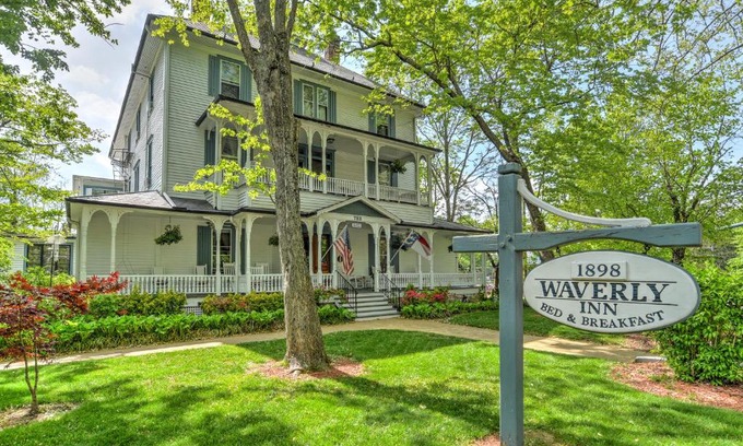 Hendersonville Cama Y Desayuno | 1898 Waverly Inn