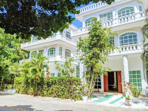 Área de Playacar Fase I Casa | 18br up to 50guest Castillos Playacar walk to Beach and 5th Ave 1000Mbps