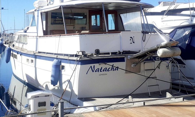 Cap d'Agde Alquiler De Eote | 18m yacht at the quay