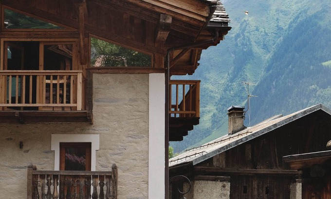 Sainte-Foy-Tarentaise Chalet De Esquí | 18th-century renovated chalet in charming Alpine hamlet