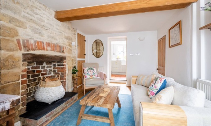 Cirencester Casa | 18th Century Cottage in Cirencester with Garden