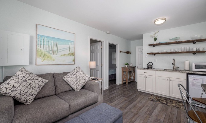 Cape May - Wildwood Cabaña | 18th Street Cottage # 2