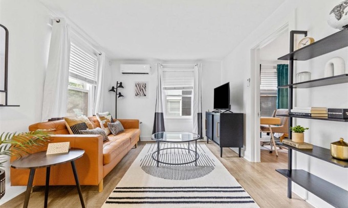 North End Apartamento | 18th Street E