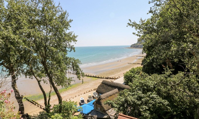Newport Cabaña | 19 Clatterford Shute