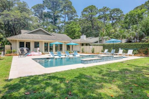 Heritage Woods Casa | 19 Gunnery Lane 2 Kings 1 Queen 2 Doubles Pet Friendly Private Heated Pool w Beach GearBike Rentals