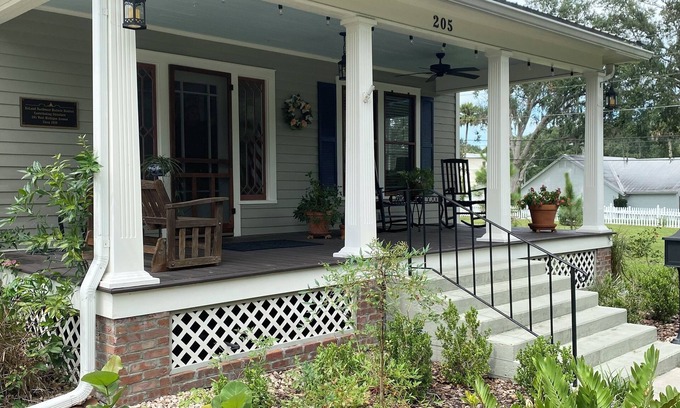 DeLand Casa | 1910 FAMILY REUNION HOME IN THE HEART OF DELAND’S HISTORIC DISTRICT
