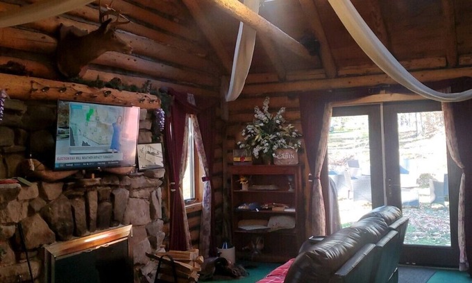 White Lake Casa | 1913 LOVE SHACK Bethel NY Bethel Woods your own Private Dock on LAKE 6 BREWERIES