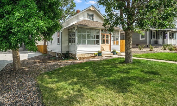 Castle Rock Casa | 1920's Historic House Short Walk to Downtown