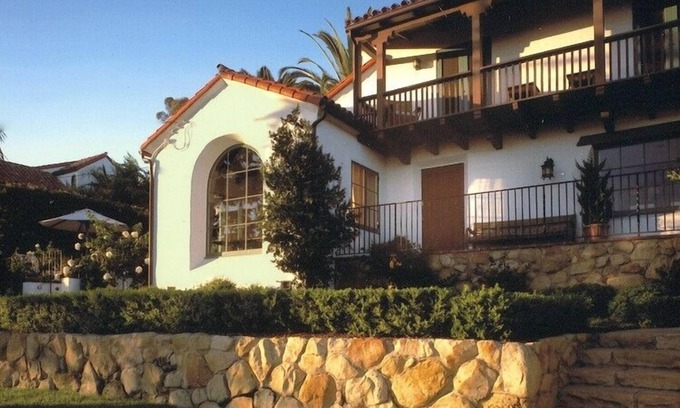 Lower Riviera Casa | 1920 Santa Bárbara colonial español en Riviera junto a Misión / Rose Gardens