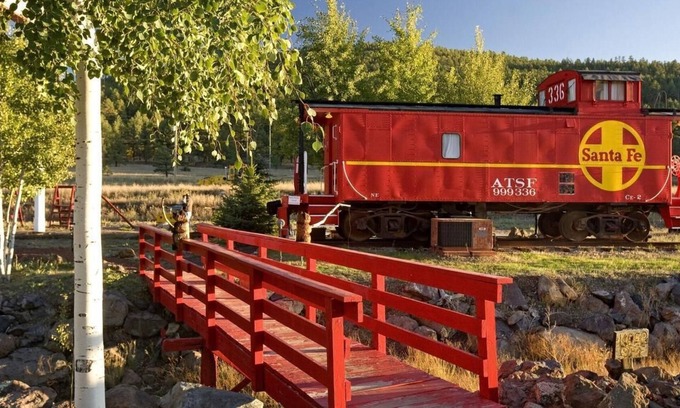 Williams Cabina | 1929 authentic Caboose Suite #1