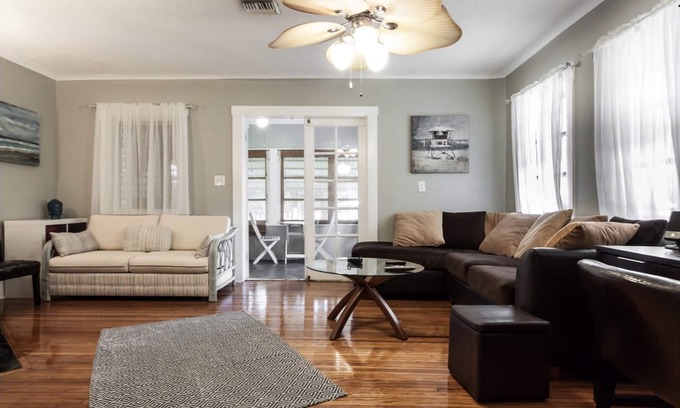 South Palm Park Neighborhood Association Casa | 1930 Cottage Florida, 3 manzanas de las aguas. Se incluyen kayaks.