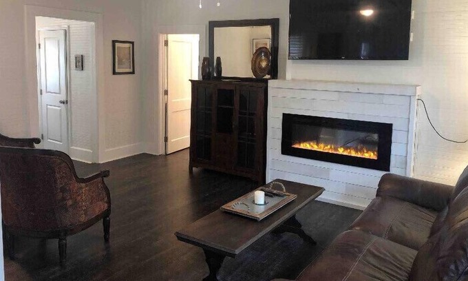 Seneca Casa | 1940's Bungalow located one block from Ram Cat Alley (Main St.) in Seneca, SC