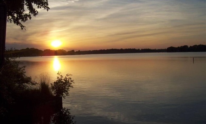 Fennville Otro | Granja, lago Hutchins, Fennville, Mi 49408