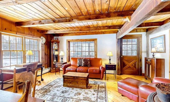 Chestertown Otro | 1970s acreage surrounded by trees with deck, grill, & internet