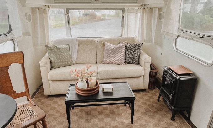 Eugene Casa | 1974 Vintage Airstream near Historic Coburg