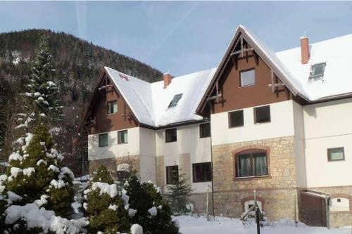 Semmering Apartamento | 19th Century Villa - Sleeps up to 4 & Free Parking