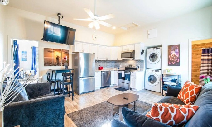 Coolidge Apartamento | Coolidge AZ 1bd totalmente amueblado con amenidades Piscina, Gimnasio, área de juegos Bball unit 1A