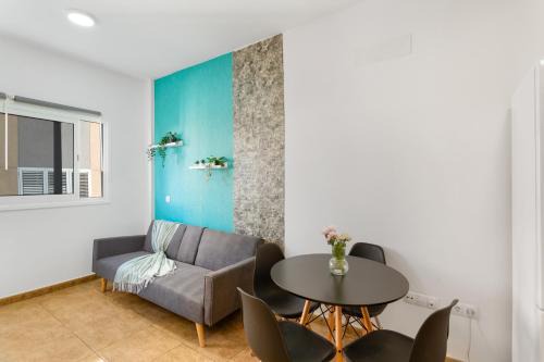 Vecindario Apartamento | 1B Ren Coqueto Apartamento