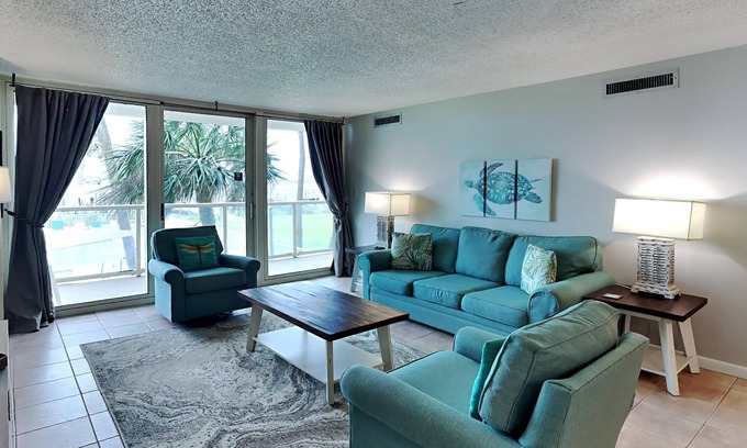 Villa Sabine Condominio | 1BD/1BA Condo on Bay + Beach Across | Pet-Friendly with Resort Amenities