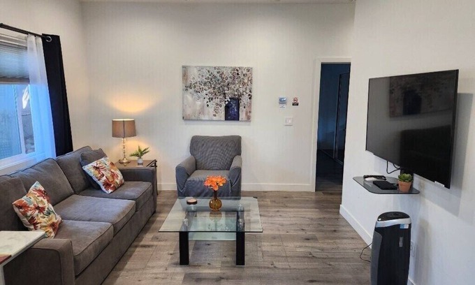 Northridge Apartamento | Nueva casa de huéspedes moderna 1BD / 1BTH
