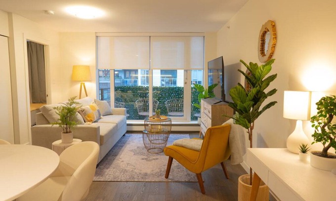 Chinatown Apartamento | 1BD Downtown Vancouver Condo with Free Parking