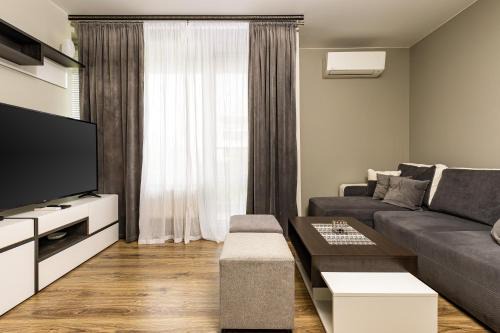 Plovdiv Apartamento | 1BD Flat in Plovdiv - 25 min Walk from the Centre by Flat Mаnаger