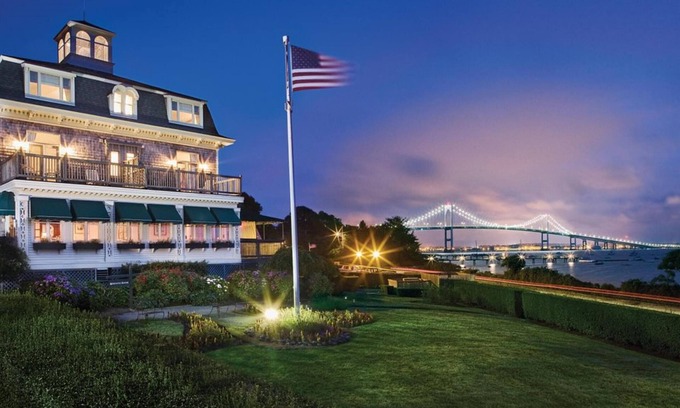 Jamestown Condominio | 1BD/Jamestown - Historic Victorian Resort with Lots of Amenities!