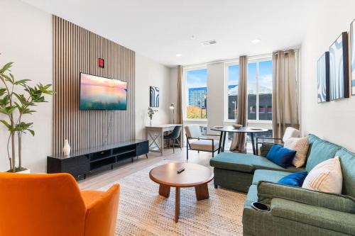 Northern Liberties Apartamento | 1BD Sleeps 4 with Views - Near Fish Town and Old City
