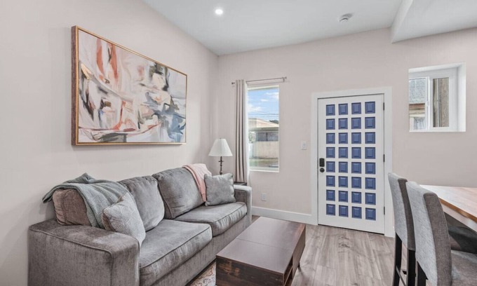 Grant Hill Apartamento | 1BR+1BA | Cozy, Central | Laundry+Free Parking