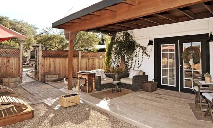 Blenman-Elm Casa | 1BR 1BA MINI CHATEAU WITH KITCHEN+YARD+PARKING+LAUNDRY+WIFI. BY WHOLE FOODS MKT