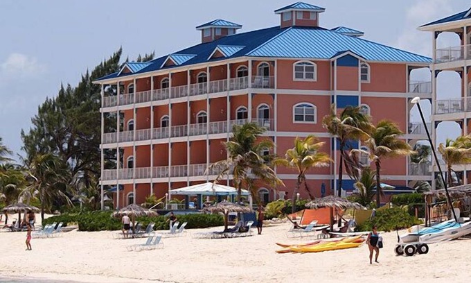 Colliers Bay Condominio | Condominio frente al mar de 1HAB / 1BA en Morritt's Grand en East End