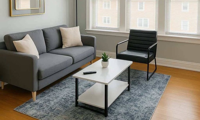 Cragin Apartamento | 1BR Airy Apartment w/ Wi-Fi