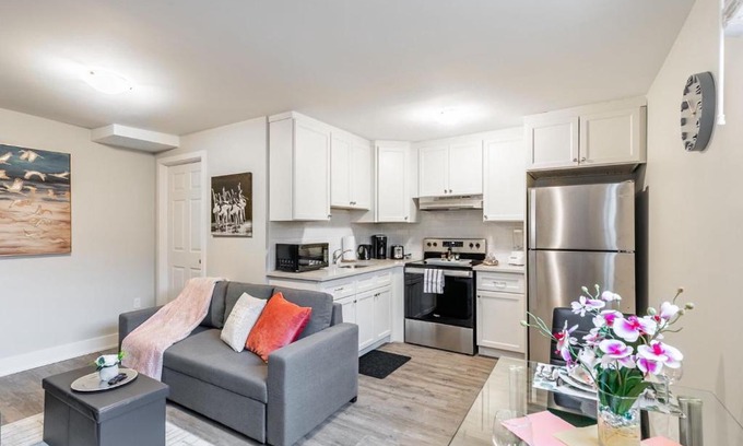 Central Hamilton Apartamento | 1BR - Boutique Apt w Netflix - Prime Location