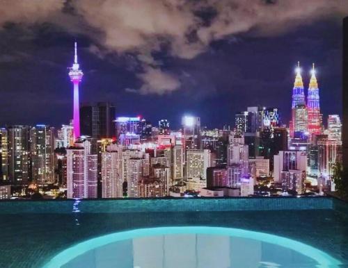 Pudu Apartamento | 1BR condo with Amazing KLCC View & Infinity Pool at Lalaport Bukit Bintang