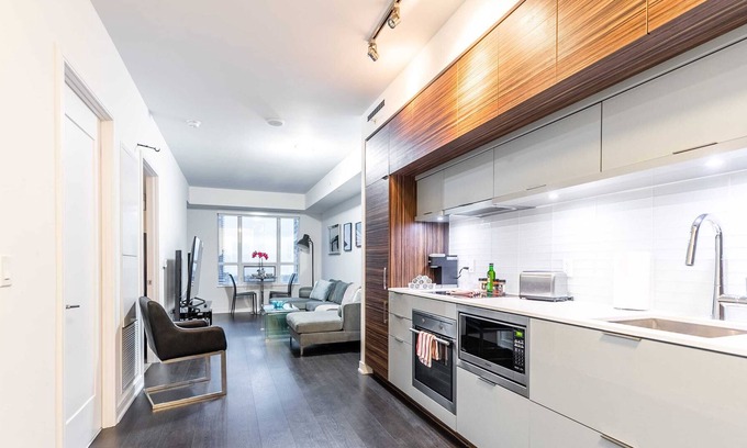 Financial District Condominio | 1BR Condo with City View - Heart of DT Toronto!