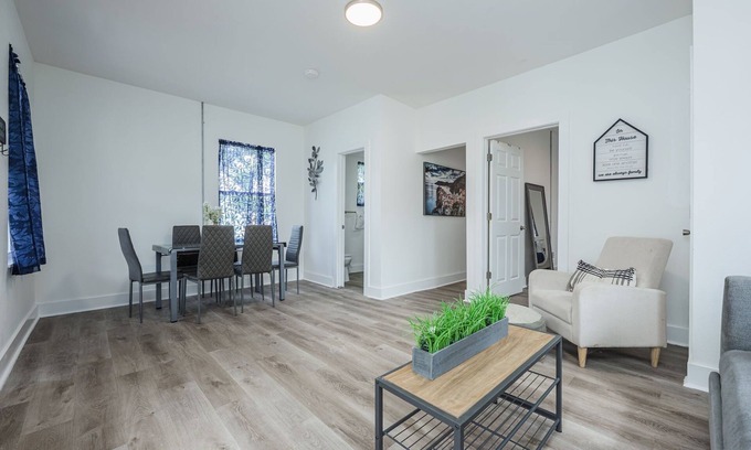 South Pensacola Cabaña | 1BR Cozy & Convenient Near All Pensacola Offers