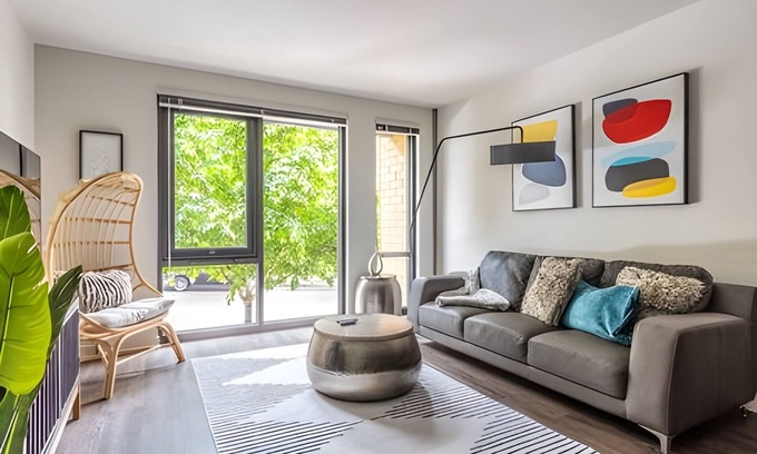 West Bellevue Apartamento | 1BR+Den | Gym, Lounge | Bellevue | Sophari C