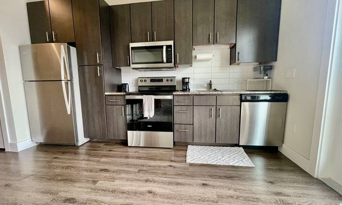 Highland Apartamento | 1BR Downtown Gem Prime Amenities