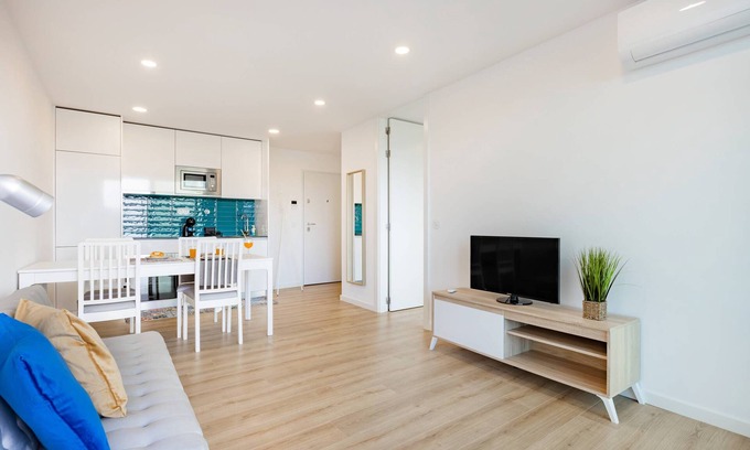 Espinho Apartamento | 1BR Espinho Sunny Vibes with Pool