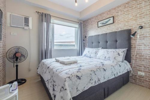 Taytay Apartamento | 1BR Interiored Condo with WiFi, Netflix, Hot Shower - The Hive Residences