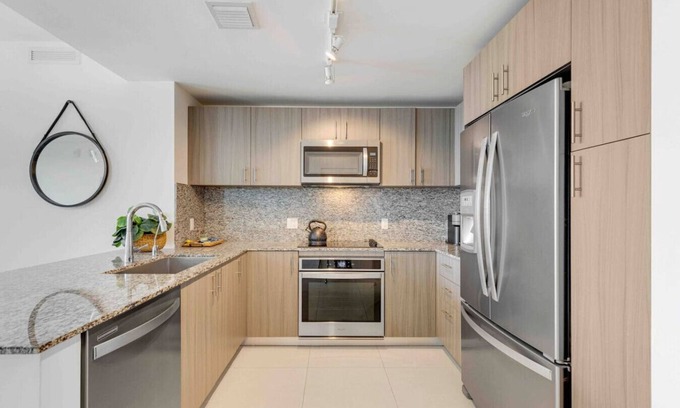 Doral Apartamento | 1BR Luxury Stay | Downtown Doral's Best Location