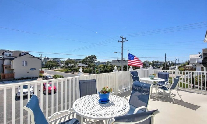 Beach Haven Condominio | 1BR Ocean Block Condo – 140’ from the Beach