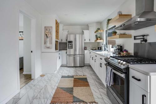 Montopolis Casa | 1BR Retreat - Private Patio and Huge Soaking Tub