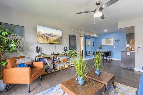 Paradise Valley Village Apartamento | 1BR Stone Creek - Walkable Stay with Pool, Family-Friendly - C257