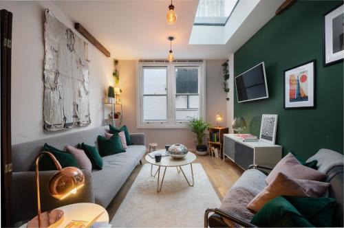 Spitalfields Apartamento | 1BR Stylish Flat by HostaraHomes, Near Liverpool Street, Prime London Location, Sleeps up to 4
